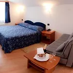 Hotel Makin 3*
