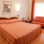 Makin Hotel 3*
